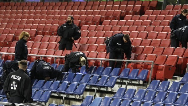 EURO 2016 Haberleri: Fransa - Romanya maçı öncesi polis araması