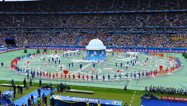  Stade de France'de harika açılış töreni