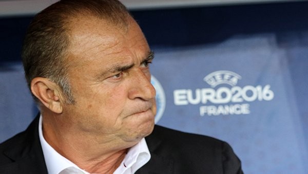 Fatih Terim odasına kapandı! Kadro...