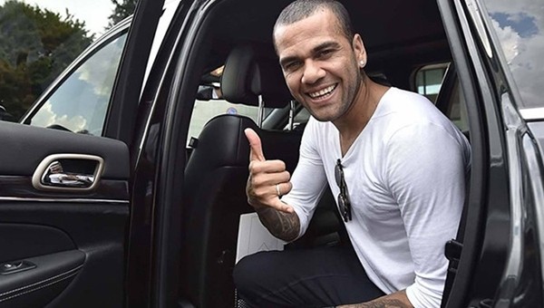 Transfer Haberleri: Juventus, Dani Alves'i resmen açıkladı