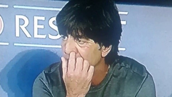 Euro 2016 Haberleri: Almanya Teknik Direktörü Joachim Löw'ün Ukrayna maçında burnunu karıştırması bahisçilere kazandırdı