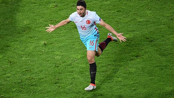 Jose Mourinho, Ozan Tufan'ı istiyor!