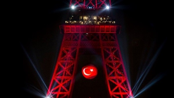 Paris, Türkiye desteğini 1 gün erteledi