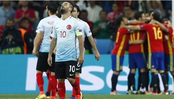 Ümit Karan'dan Arda Turan'a sert tepki