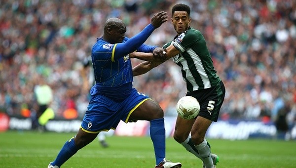 100 kiloluk Adebayo Akinfenwa'nın yeni takımı Wycombe