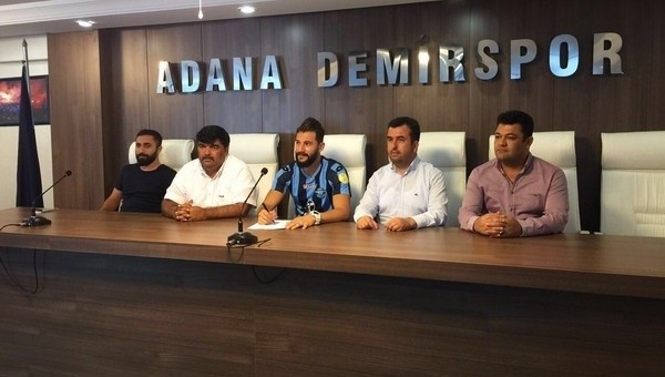 Adana Demirspor'da Mehmet Taş imzaladı