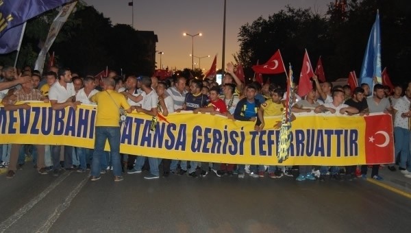 Ankaragücü taraftarlarından demokrasi yürüyüşü