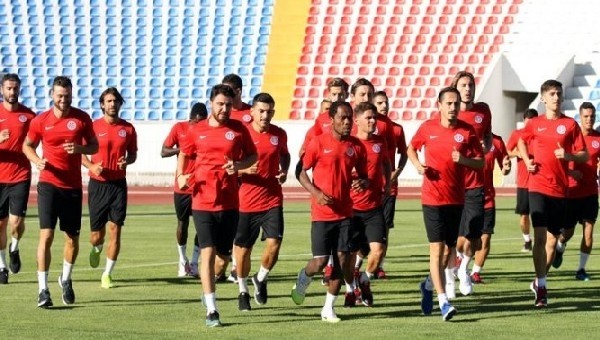 Antalyaspor'da yabancı futbolcular ayrılıyor