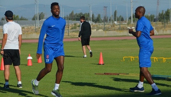 Balıkesirspor Haberleri: Christian Bekamenga ve Daudet N'Dongala büyük ilgi