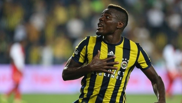 Emenike 2 yıl sonra taraftarı güldürdü!