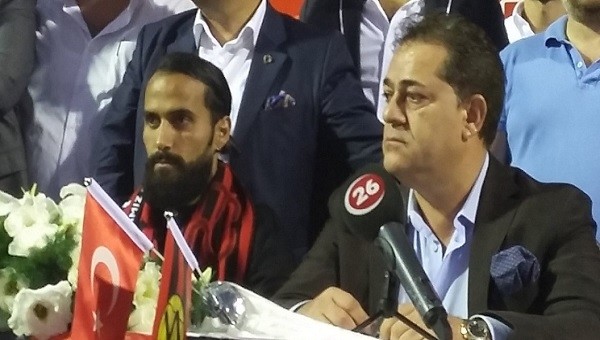 Erkan Zengin'in Eskişehirspor'da imza töreni