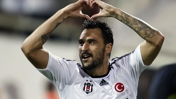 Eski Beşiktaşlı Hugo Almeida, AEK ile anlaştı