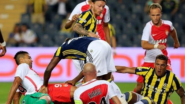 Fenerbahçe - Monaco maçının hakemine tepki