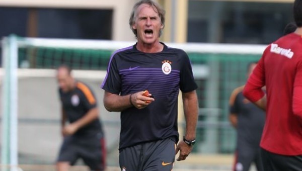  Jan Olde Riekerink'ten futbolculara büyük şok