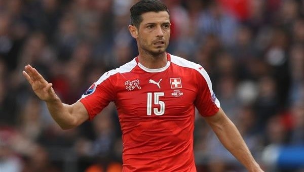  Blerim Dzemaili resti çekti