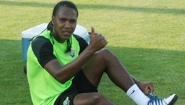  Hugo Rodallega resmen açıkladı