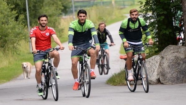 Konyasporlu oyuncuların bisiklet yolculuğu