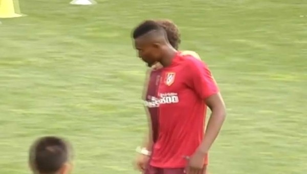  Deigo Simeone, Bernard Mensah'ın pestilini çıkardı