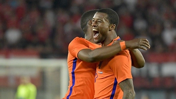 Liverpool, Wijnaldum'u transfer ediyor