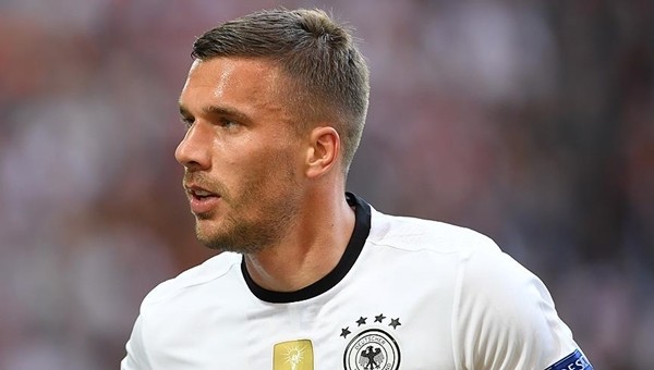 Lukas Podolski, milli takımı bırakıyor mu?