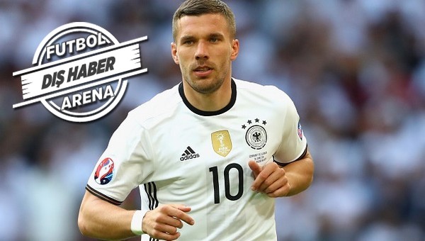 Podolski'den Mario Gomez'e gönderme