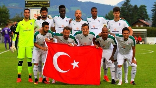 Bursaspor hazırlık maçında yarım düzine gol attı