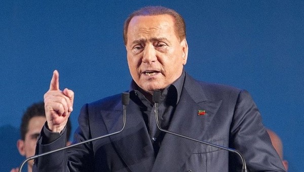 Serie A Haberleri: Berlusconi, Milan'ı Çinlilere satıyor