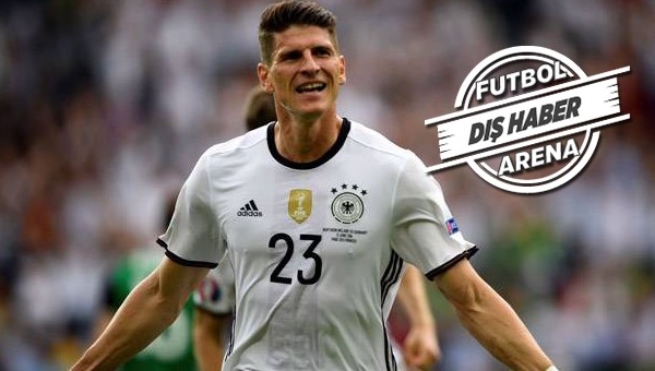 Slaven Bilic, Mario Gomez'in peşinde