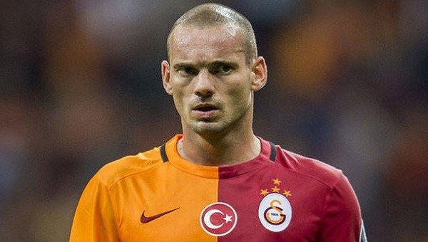 Sneijder'in menajeri yönetime rest çekti!
