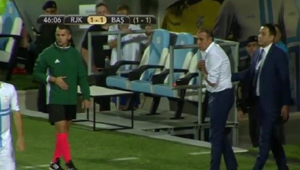 Rijeka - Başakşehir maçında Abdullah Avcı'nın şanssız anı
