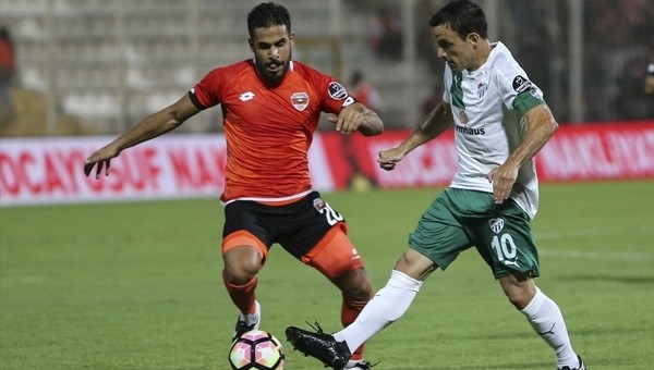 Adanaspor - Bursaspor maçında yaşanan olaylar