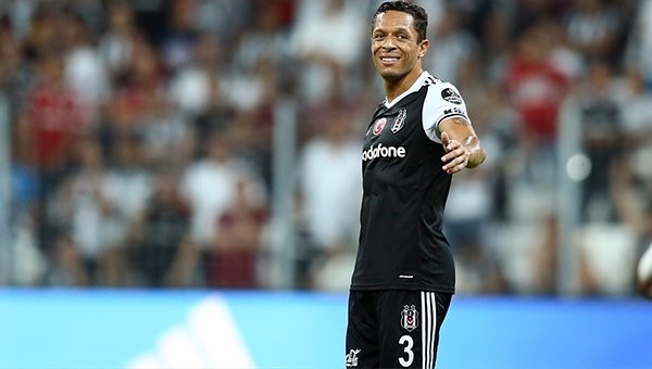 Adriano: 'Galibiyet için oynadık'