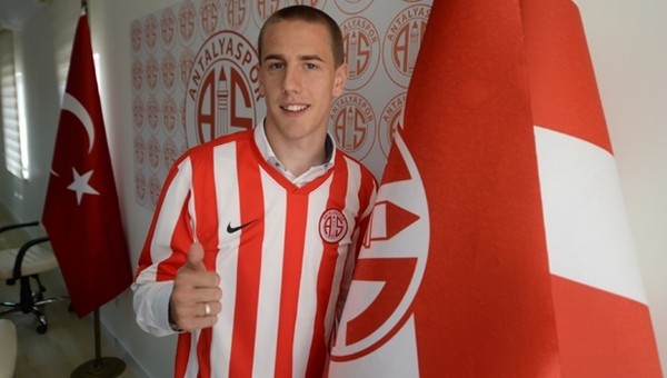 Antalyaspor, Sırp oyuncuyu kadrosuna kattı