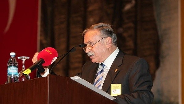 Galatasaraylı yöneticisi Cengiz Özyalçın'dan Aziz Yıldırım'a gönderme