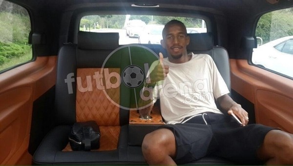 Beşiktaş'tan Anderson Talisca'ya VIP araç