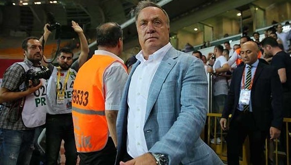 'Bir zeki Fenerbahçeli koyun Advocaatın yanına'