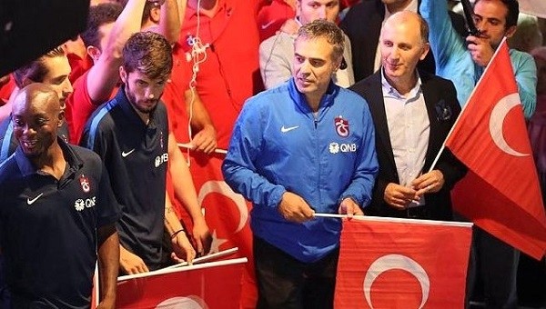 Ersun Yanal'dan Demokrasi mesajı