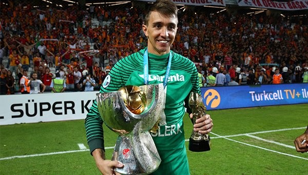 Fernando Muslera'ya ömürlük imza