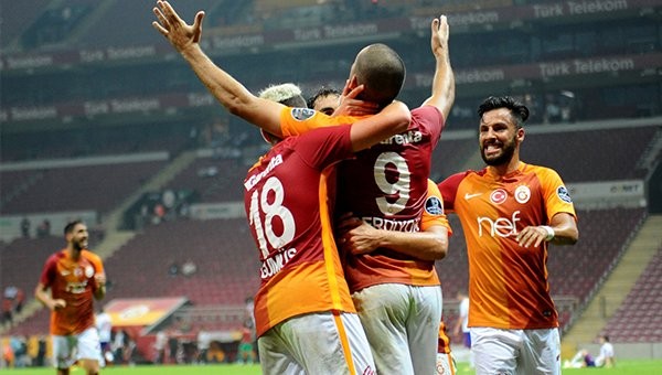 Galatasaray derbide bir ilk peşinde