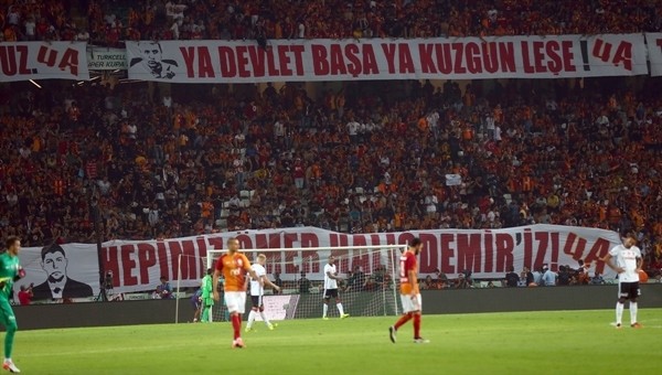 Galatasaray tribünlerinden Beşiktaş'a küfürlü tezahürat