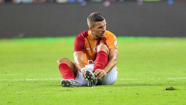 Galatasaray'a Podolski'den kötü haber