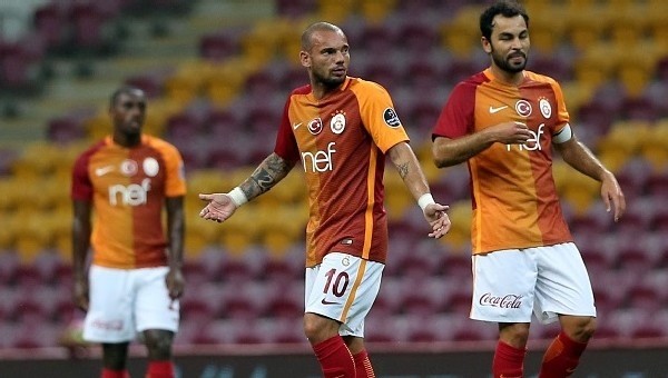 Galatasaray'da Selçuk İnan depremi