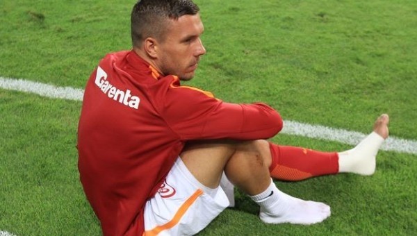 Galatasaray'dan Lukas Podolski ve Semih Kaya açıklaması