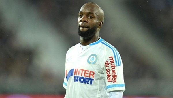 Galatasaraylı taraftarlar Lassana Diarra'yı transfer etti