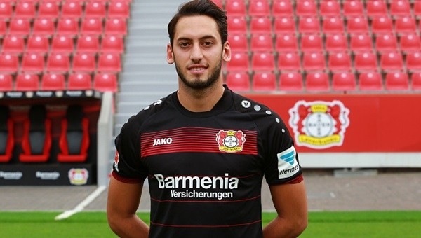 Hakan Çalhanoğlu'na Premier Lig'den teklif var!