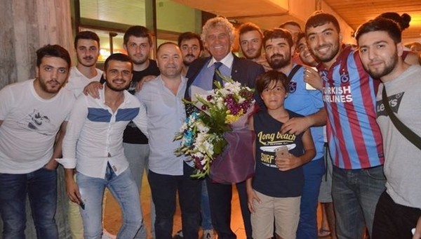 Jean-Marie Pfaff'a coşkulu karşılama