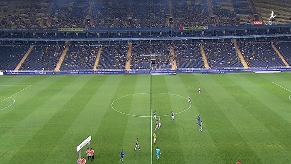 Kadıköy'de tribünler bomboş! Şaşırtan görüntü...