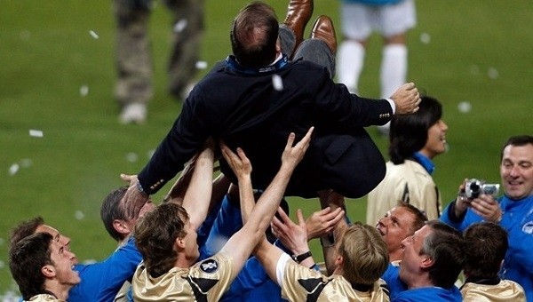Manchester United, Dick Advocaat'ı iyi tanır