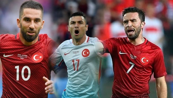 Milli futbolculara bilboardlarda da yer yok!