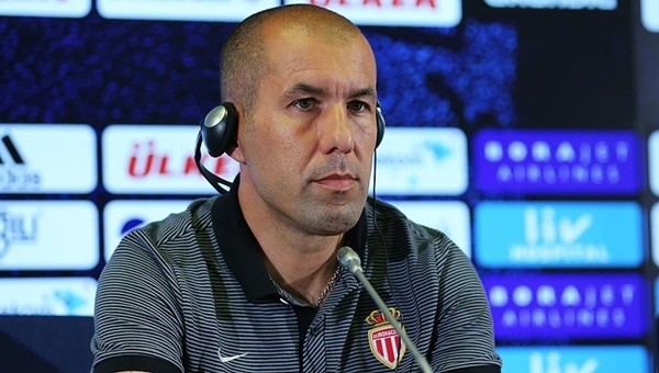 Monaco basın toplantısında tercüman krizi